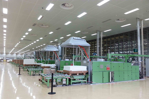 貴陽卷煙廠多聯(lián)機房采用可調(diào)式阻尼彈簧<a href='http://www.wandamenye.cn' target='_blank'><u>減震器</u></a>
